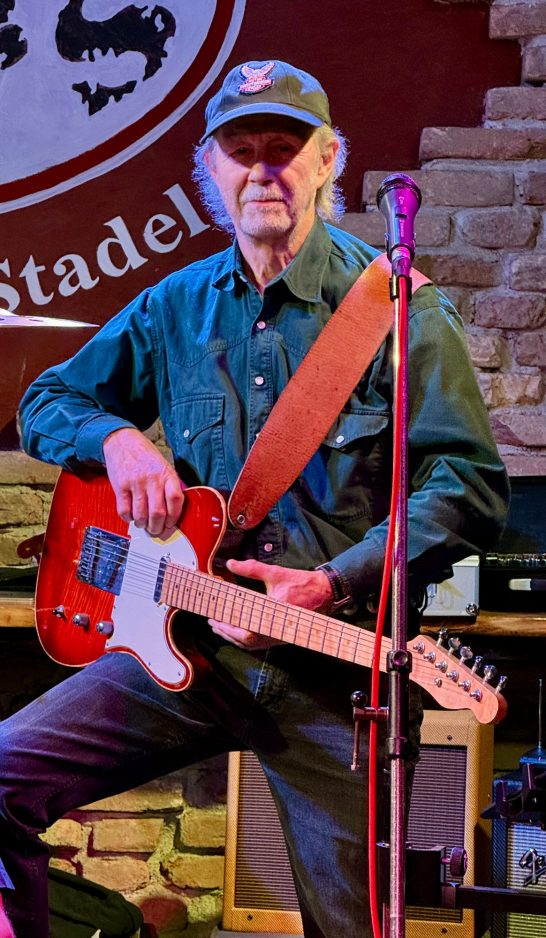 Gerry - Gitarre, Gesang